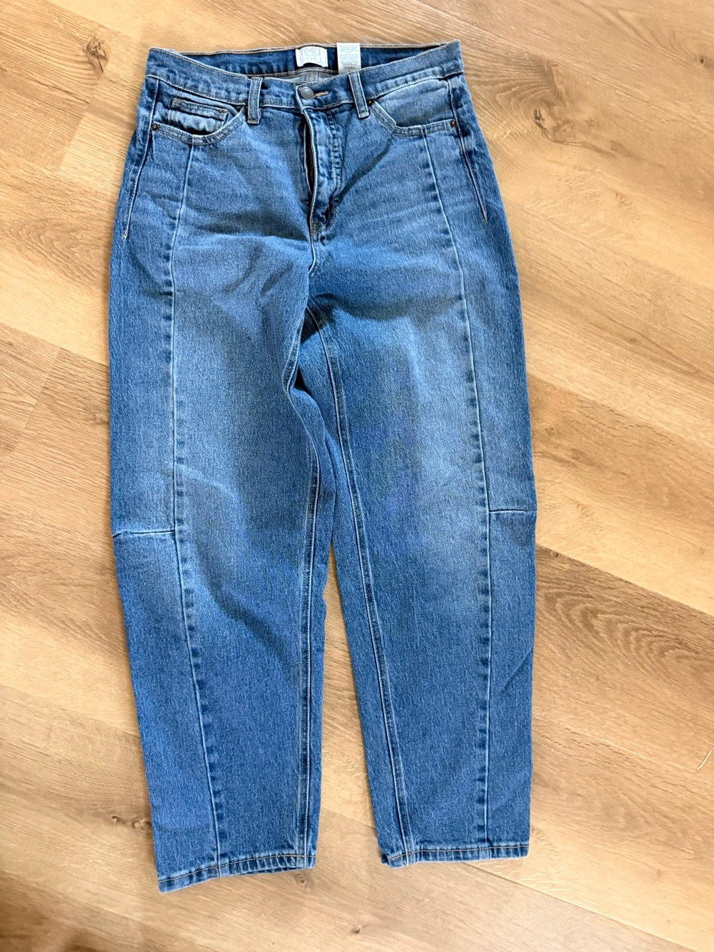Time and Tru Women's Medium Blue Barrel Jeans